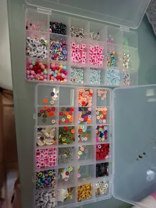 Set Pulseras Multicolor y Corazones