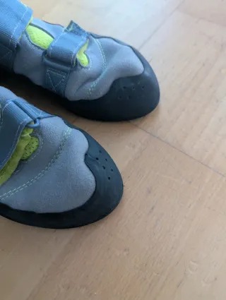 Pies de gato escalada infantil