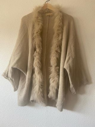 Capa Beige Talla Única