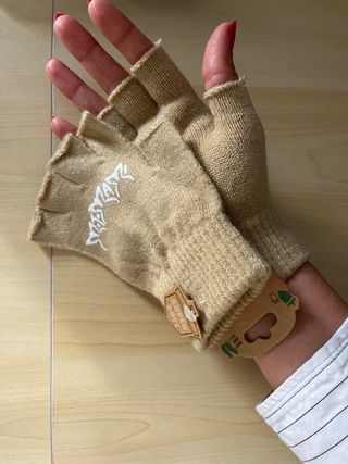 Guantes sin dedo Motomami Rosalía Beige