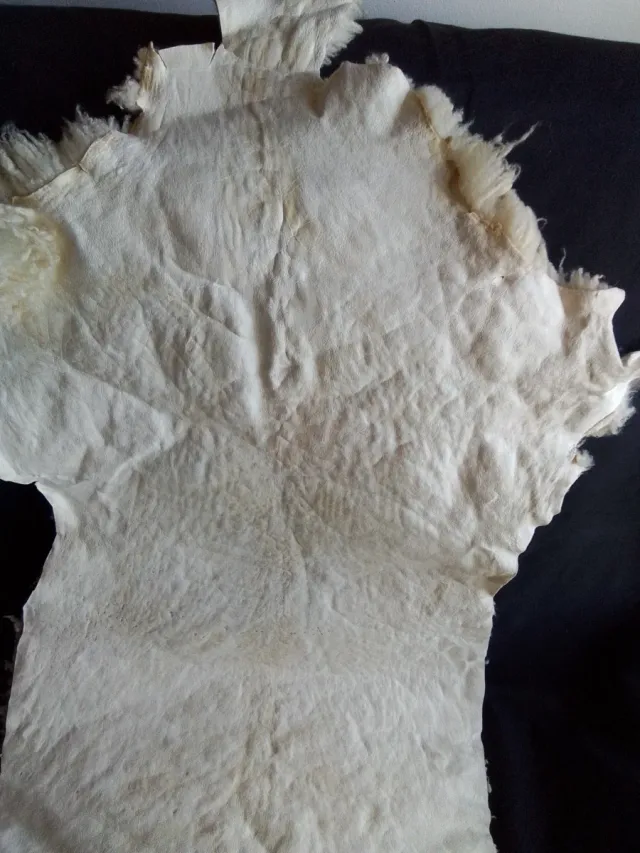 Tapete de lã de ovelha bege