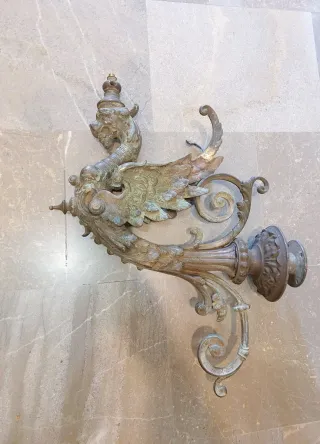 Applique in bronzo a forma di drago