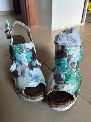 Sandalias de cuña verano flores
