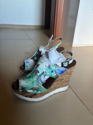 Sandalias de cuña verano flores