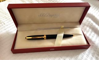 Bolígrafo S.T. Dupont con caja.