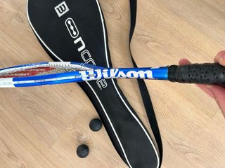 Raqueta Squash Wilson n145 + Funda y Bolas