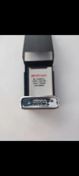 Mechero Zippo Plata en Caja