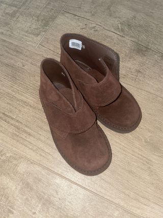 Botas niño vestir ante. NUNCA USADAS