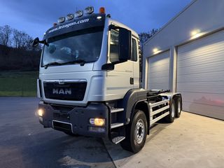 MAN TGS 33.400 6X4 gancho portacontenedores