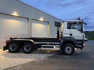 MAN TGS 33.400 6X4 gancho portacontenedores