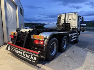 MAN TGS 33.400 6X4 gancho portacontenedores