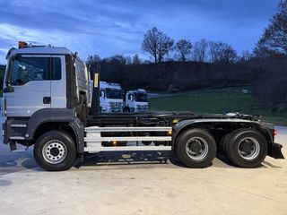 MAN TGS 33.400 6X4 gancho portacontenedores
