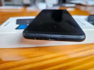 Samsung Galaxy A50 con 4 GB di RAM e 128 GB