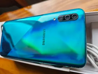 Samsung Galaxy A50 con 4 GB di RAM e 128 GB