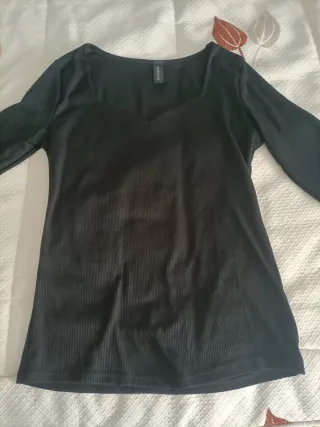 Camiseta negra manga larga