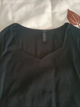 Camiseta negra manga larga