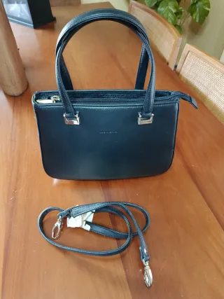 Bolso de mano negro