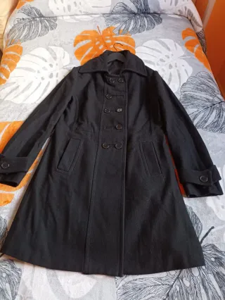 Abrigo de paño negro
