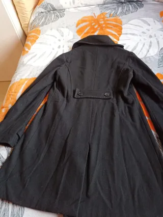 Abrigo de paño negro