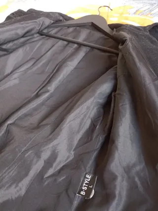 Abrigo de paño negro