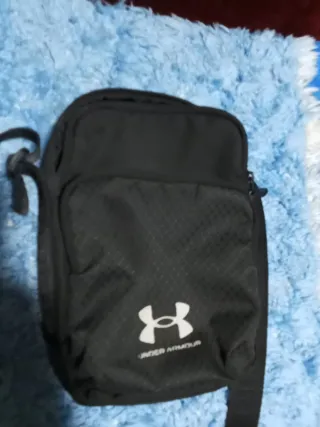 Bolso bandolera Under Armour negro