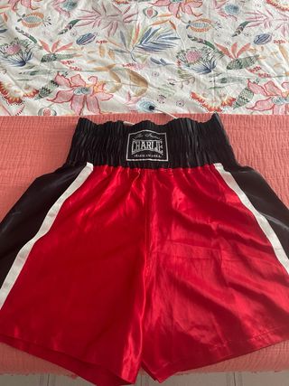 Pantalón de boxeo Charlie rojo y negro