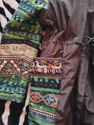 Chaqueta XL con bordados étnicos