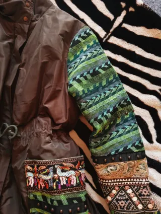 Chaqueta XL con bordados étnicos