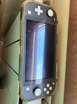 Nintendo Switch Lite Gris + Carcasa Protectora