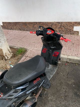 Piaggio Typhoon 49cc Negra Con seguro, sin ITV