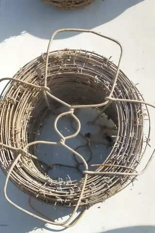 Rollo de alambre de espino