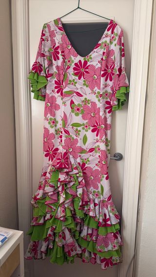 Traje Flamenca Flores Rosa y Verde, talla 48