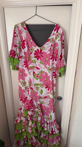 Traje Flamenca Flores Rosa y Verde, talla 48