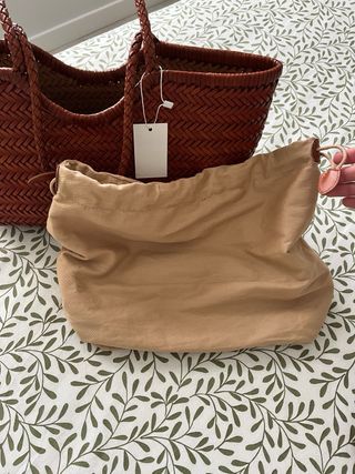 Bolso de piel trenzado marrón