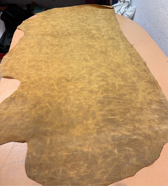 Piel de ternera engrasada miel 1.5 mm