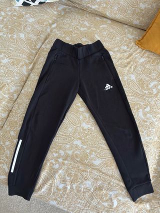 Pantalón chándal Adidas negro