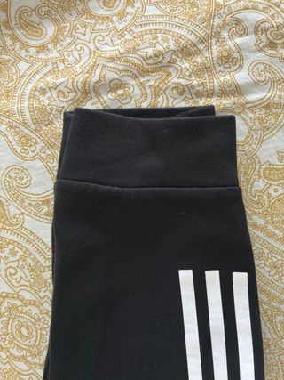 Pantalón chándal Adidas negro