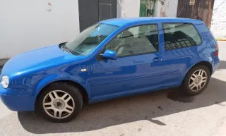 Volkswagen Golf Azul