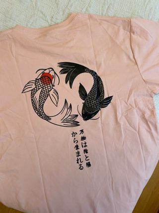 Camiseta rosa con peces Koi Talla M