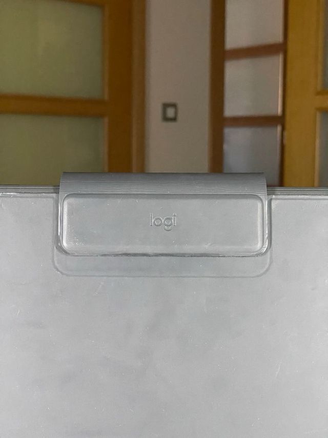 Capa Logitech Slim Folio Pro
