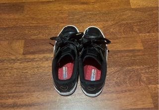 Zapatillas Puma Niña Negras y Doradas