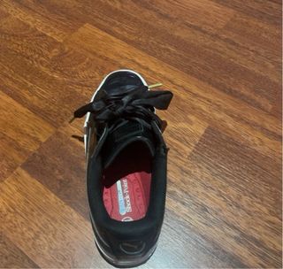 Zapatillas Puma Niña Negras y Doradas