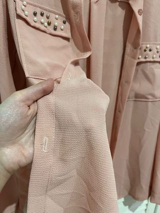 Sobrecamisa rosa con pedrería S M con etiqueta
