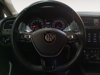 Volkswagen Golf Advance