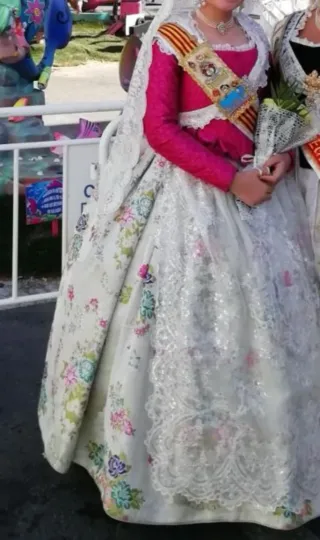 Traje de Fallera