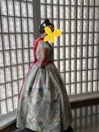 Traje de Fallera