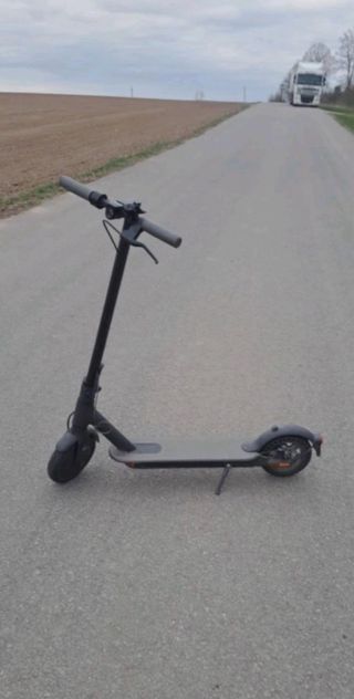 Patinete Eléctrico Xiaomi con cargador incluido