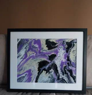 Quadro astratto fluid art nero e viola