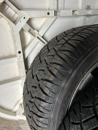 Llantas Mercedes 18” con neumáticos Michelin