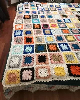 Coperta in lana fatta a mano